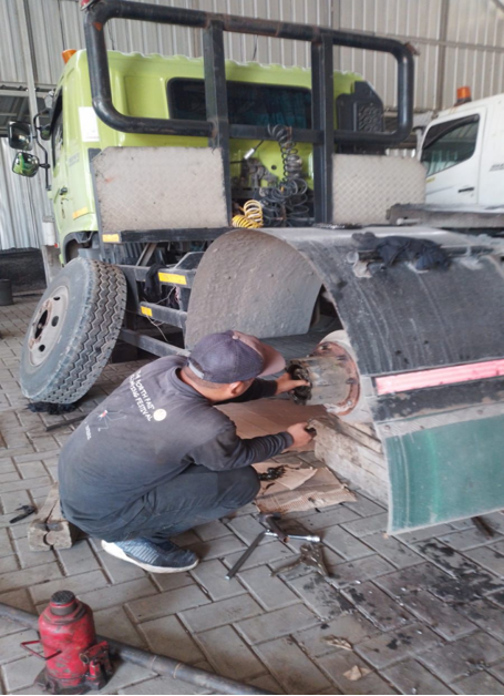 Truck Maintenance & Repair